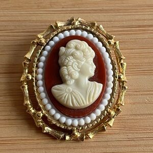 VTG 1960s Graff Cameo Brooch Pendant